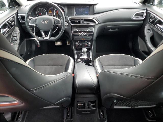 SJKCH5CP2JA047793 - 2018 INFINITI QX30 BASE Weiß Foto 8