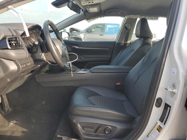 4T1G11AK7PU088545 - 2023 TOYOTA CAMRY SE NIGHT SHADE WHITE photo 7