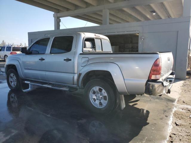 3TMJU62N96M026395 - 2006 TOYOTA TACOMA DOUBLE CAB PRERUNNER SILVER photo 2