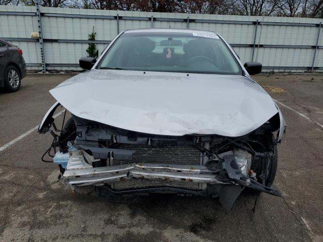 3FAHP0GA8CR105201 - 2012 FORD FUSION S SILVER photo 5