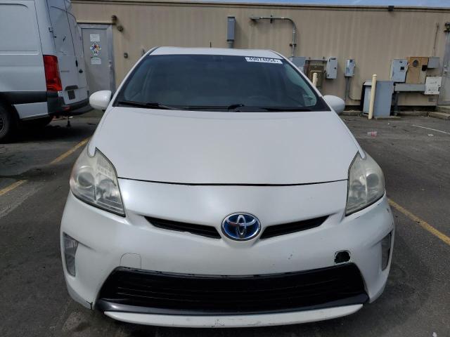 JTDKN3DU7D5570630 - 2013 TOYOTA PRIUS WHITE photo 5