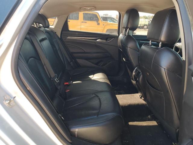 1G4ZP5SS3JU144002 - 2018 BUICK LACROSSE ESSENCE ვერცხლისფერი ფოტო 10