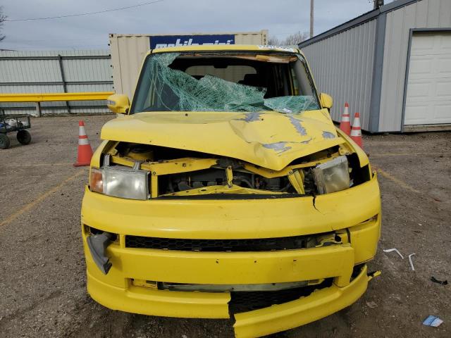 JTLKT324154016990 - 2005 TOYOTA SCION XB YELLOW photo 5