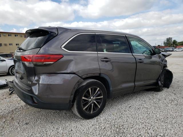 5TDKZRFH9HS524336 - 2017 TOYOTA HIGHLANDER SE GRAY photo 3