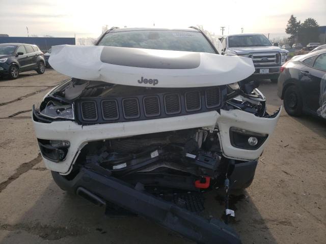 3C4NJDDB6KT759893 - 2019 JEEP COMPASS TRAILHAWK WHITE photo 5