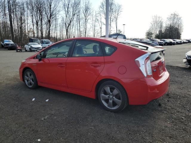 JTDKN3DU0F0419712 - 2015 TOYOTA PRIUS RED photo 2