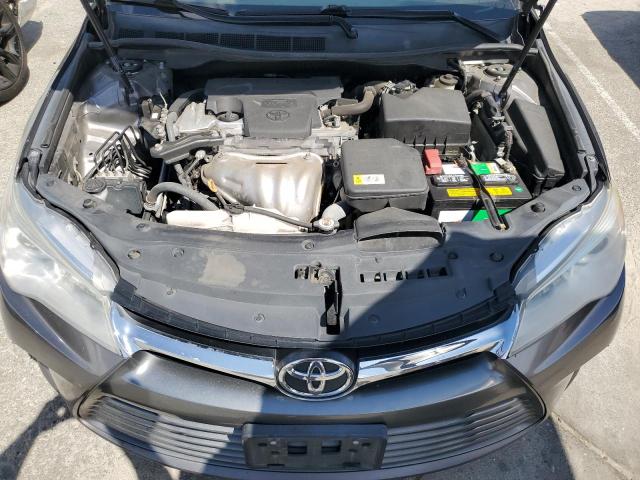 4T1BF1FK7HU433899 - 2017 TOYOTA CAMRY LE GRAY photo 11