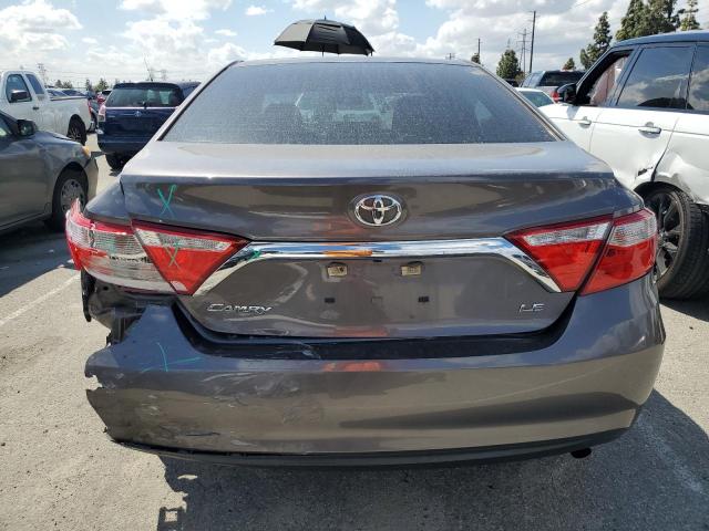 4T1BF1FK7HU433899 - 2017 TOYOTA CAMRY LE GRAY photo 6