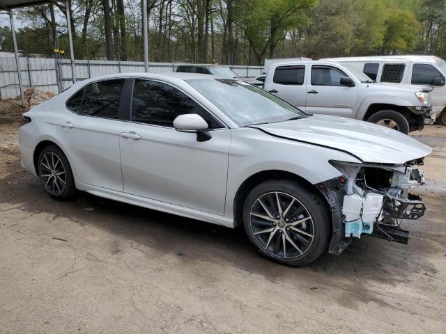 4T1T11AK4PU157769 - 2023 TOYOTA CAMRY SE NIGHT SHADE WHITE photo 4