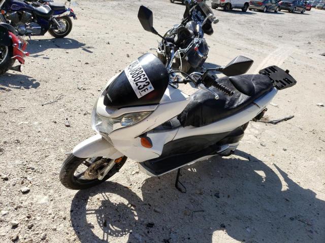 MLHJF2806B5000767 - 2011 HONDA PCX WHITE photo 2