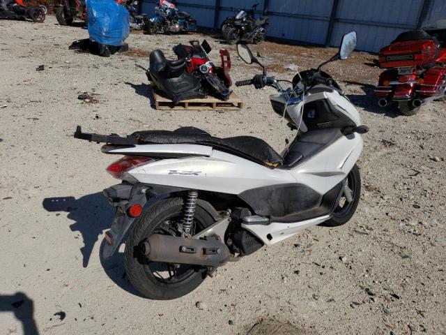 MLHJF2806B5000767 - 2011 HONDA PCX WHITE photo 4