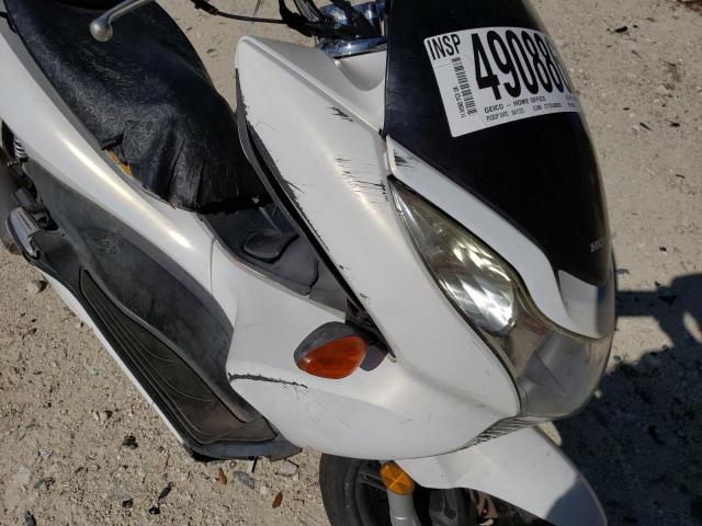 MLHJF2806B5000767 - 2011 HONDA PCX WHITE photo 9