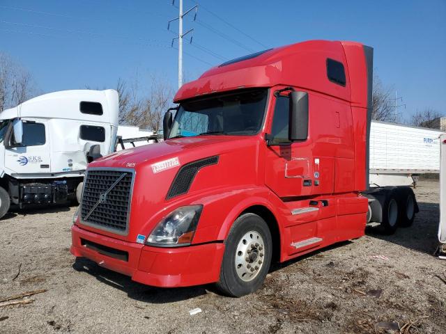 4V4NC9TG7DN132311 - 2013 VOLVO VN VNL RED photo 2