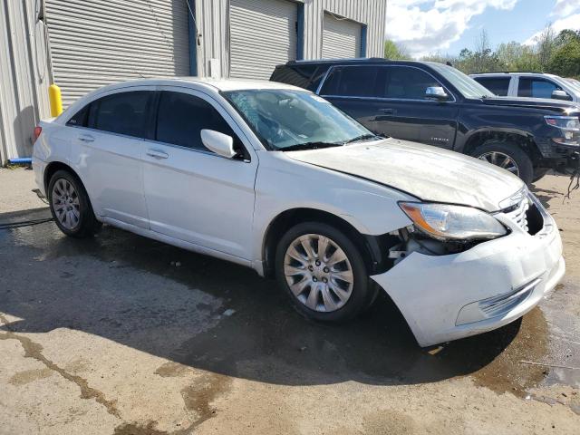 1C3CCBAB8DN689850 - 2013 CHRYSLER 200 LX WHITE photo 4