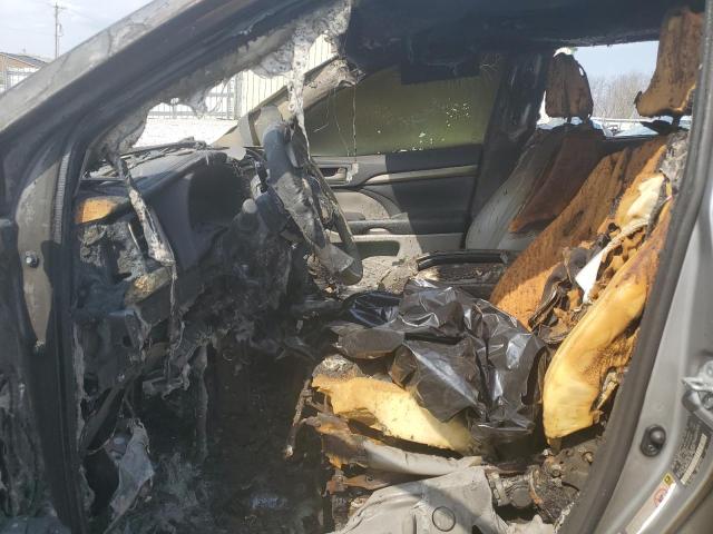 5TDKKRFH6FS071035 - 2015 TOYOTA HIGHLANDER XLE 银色 照片 7