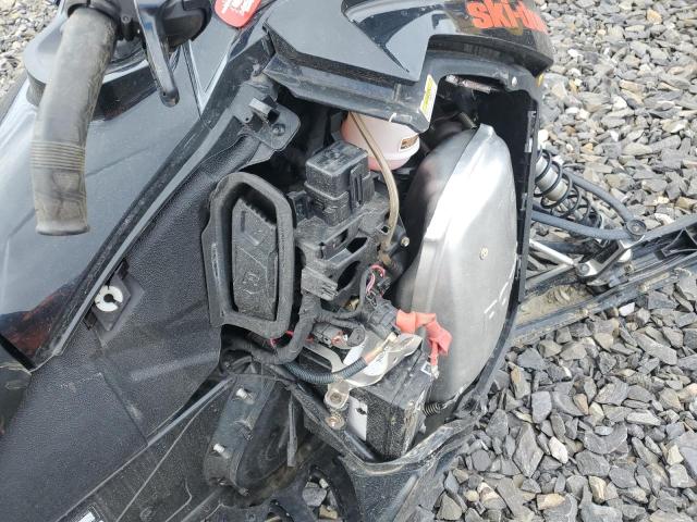 2BPSMBFA3FV000847 - 2015 SKI DOO RENEGADE BLACK photo 9