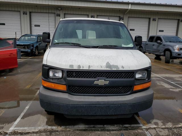 1GCWGGFA5D1105440 - 2013 CHEVROLET EXPRESS G2 WHITE photo 5