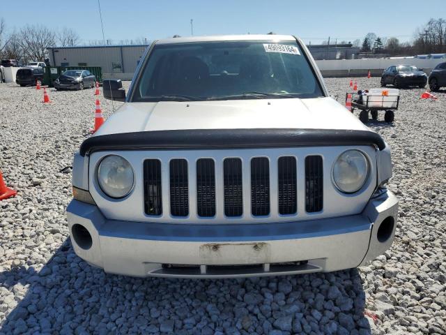 1J4NF2GB7AD672598 - 2010 JEEP PATRIOT SPORT SILVER photo 5