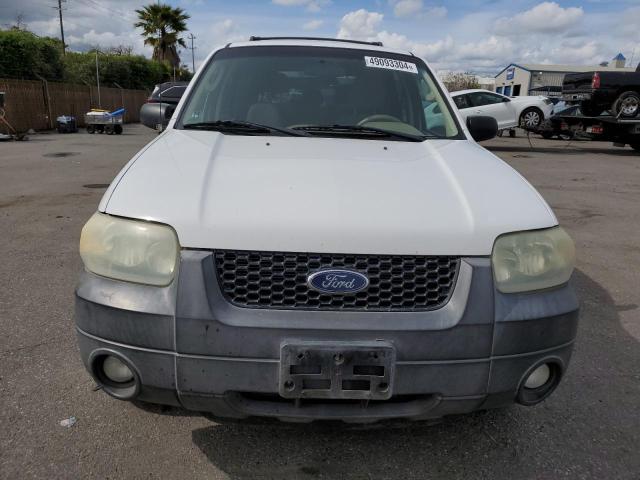 1FMYU93177KA38982 - 2007 FORD ESCAPE XLT WHITE photo 5