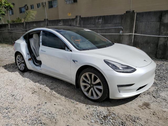 5YJ3E1EB0KF454672 - 2019 TESLA MODEL 3 WHITE photo 4