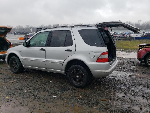 4JGAB54E6YA205146 - 2000 MERCEDES-BENZ ML 320 SILVER photo 2