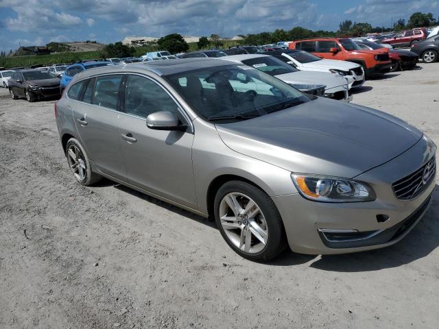 YV140MEK2F1241350 - 2015 VOLVO V60 PREMIER TAN photo 4