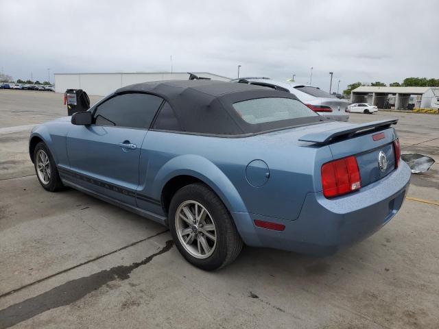 1ZVFT84N155182854 - 2005 FORD MUSTANG BLUE photo 2