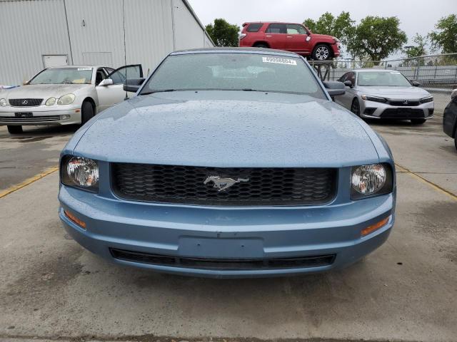1ZVFT84N155182854 - 2005 FORD MUSTANG BLUE photo 5