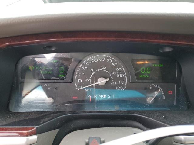 1LNHM81W64Y637017 - 2004 LINCOLN TOWN CAR EXECUTIVE GREEN photo 9