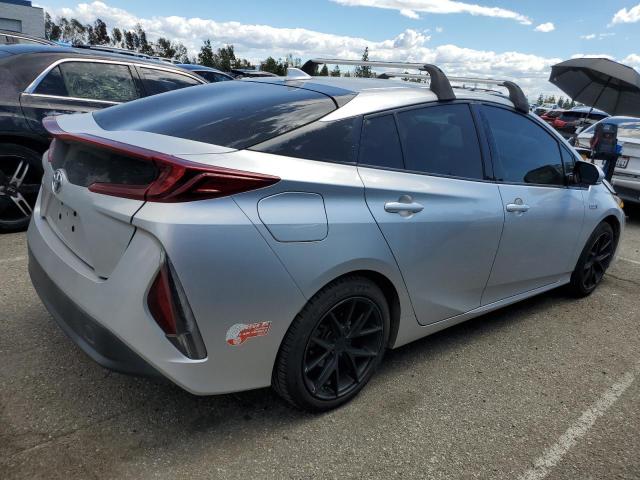 JTDKARFP7H3051097 - 2017 TOYOTA PRIUS PRIM 银色 照片 3