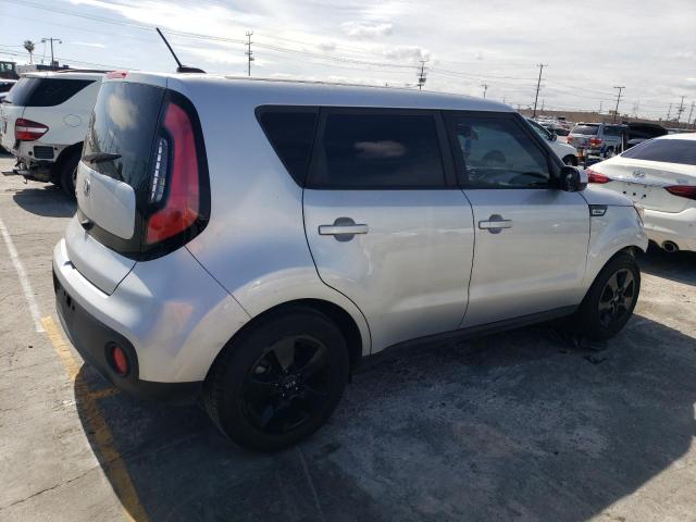 KNDJN2A22J7620696 - 2018 KIA SOUL SILVER photo 3