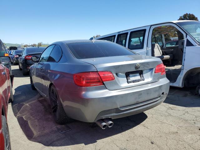 WBAKE5C53DJ106986 - 2013 BMW 328 I SULEV GRAY photo 2