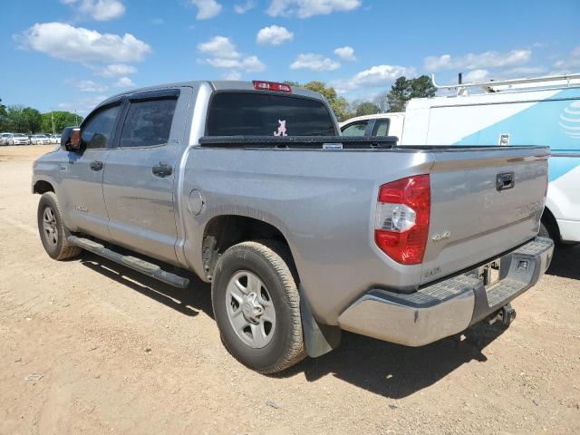 5TFDW5F18JX770033 - 2018 TOYOTA TUNDRA CREWMAX SR5 SILVER photo 2