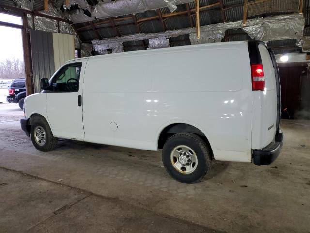 1GCWGAFG0J1275914 - 2018 CHEVROLET EXPRESS G2 WHITE photo 2