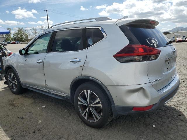 5N1AT2MTXJC801574 - 2018 NISSAN ROGUE S SILVER photo 2