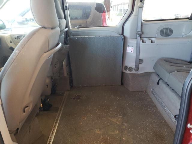 2C4GP54L05R465905 - 2005 CHRYSLER TOWN & COU TOURING RED photo 11