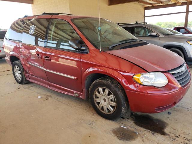 2C4GP54L05R465905 - 2005 CHRYSLER TOWN & COU TOURING RED photo 4