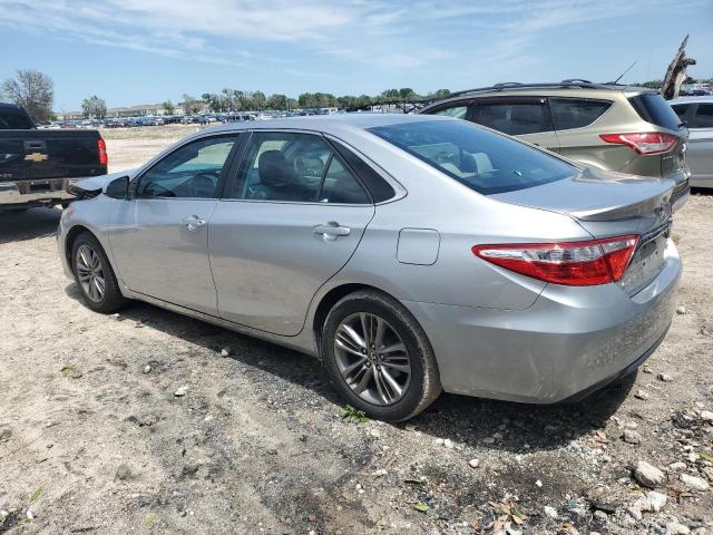 4T1BF1FK7GU557007 - 2016 TOYOTA CAMRY LE SILVER photo 2