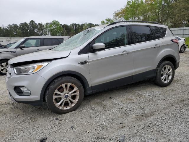 1FMCU0GD7JUA32749 - 2018 FORD ESCAPE SE SILVER photo 1