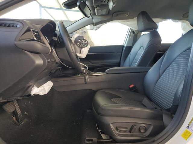 4T1T11AKXPU777946 - 2023 TOYOTA CAMRY SE NIGHT SHADE WHITE photo 7