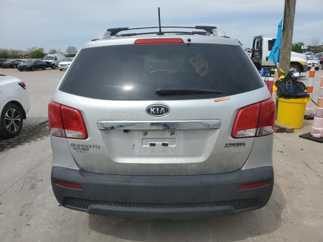 5XYKTCA64CG206070 - 2012 KIA SORENTO BASE SILVER photo 6