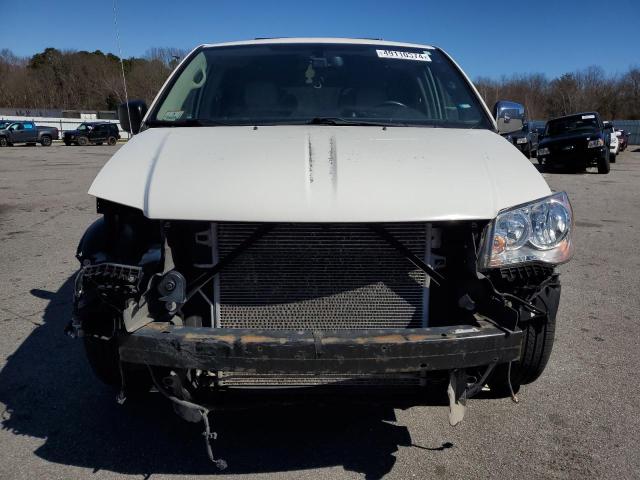 2A4RR8DG0BR610745 - 2011 CHRYSLER TOWN & COU TOURING L WHITE photo 5