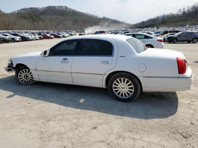 1LNHM81W23Y675035 - 2003 LINCOLN TOWN CAR EXECUTIVE Weiß Foto 2