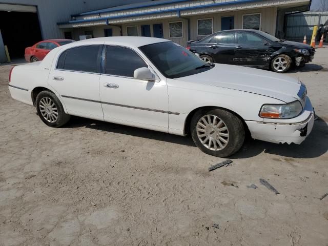 1LNHM81W23Y675035 - 2003 LINCOLN TOWN CAR EXECUTIVE Weiß Foto 4
