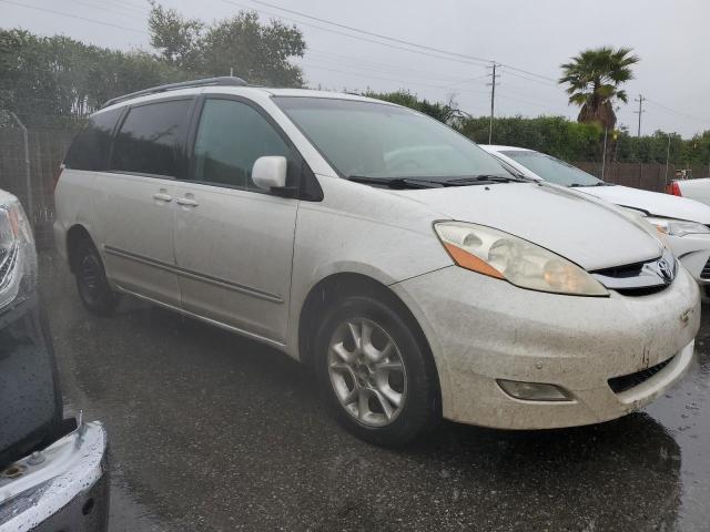 5TDZA22C46S505956 - 2006 TOYOTA SIENNA XLE WHITE photo 4