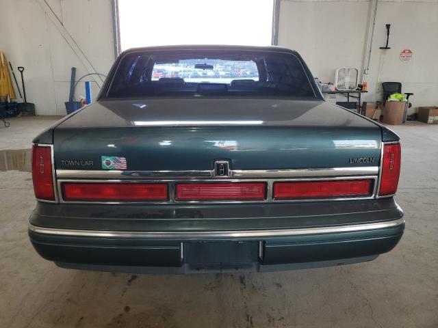 1LNLM81W7TY715748 - 1996 LINCOLN TOWN CAR EXECUTIVE Grün Foto 6