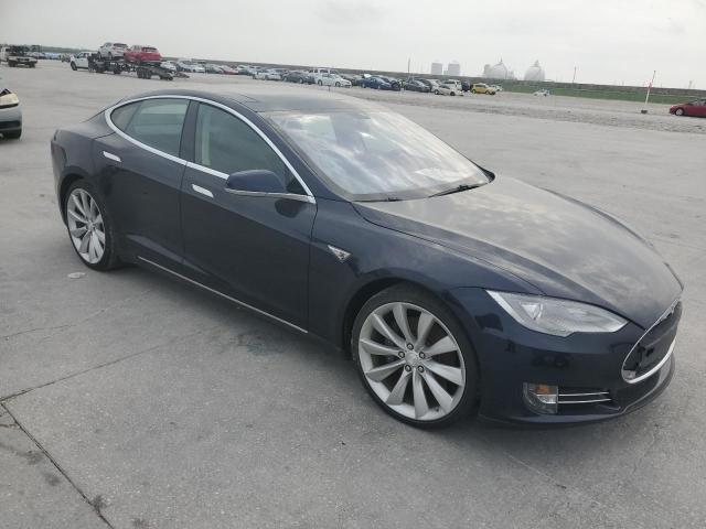 5YJSA1H12EFP37377 - 2014 TESLA MODEL S ლურჯი ფოტო 4