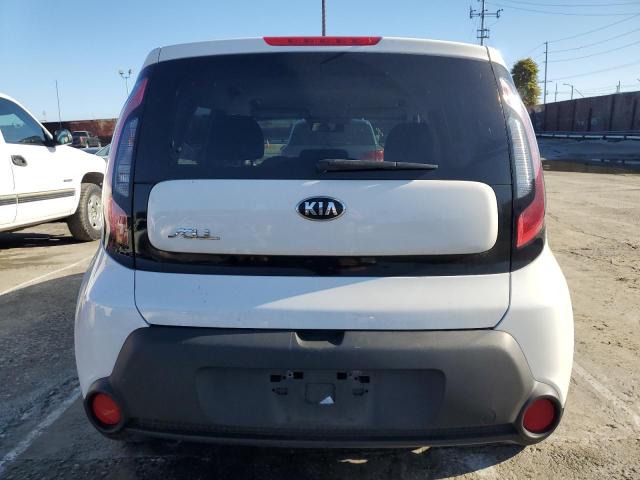 KNDJN2A26G7841016 - 2016 KIA SOUL WHITE photo 6