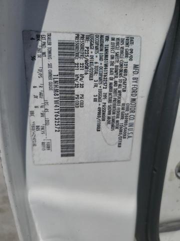 1LNHM81W41Y632572 - 2001 LINCOLN TOWN CAR EXECUTIVE WHITE photo 12