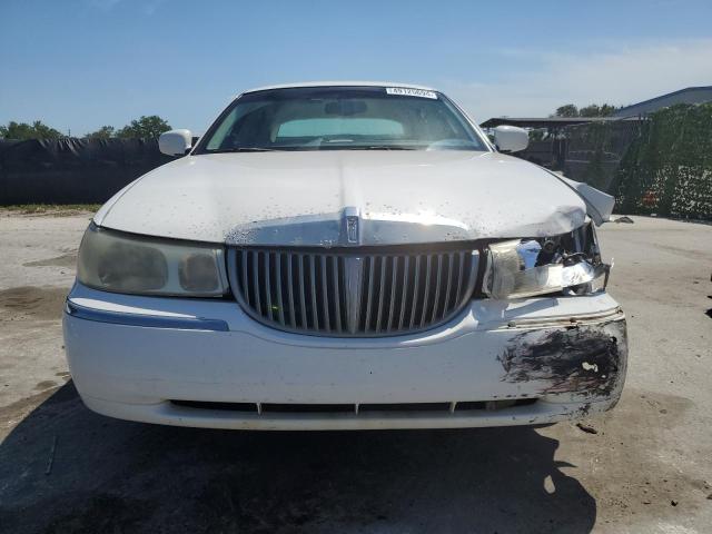 1LNHM81W41Y632572 - 2001 LINCOLN TOWN CAR EXECUTIVE WHITE photo 5